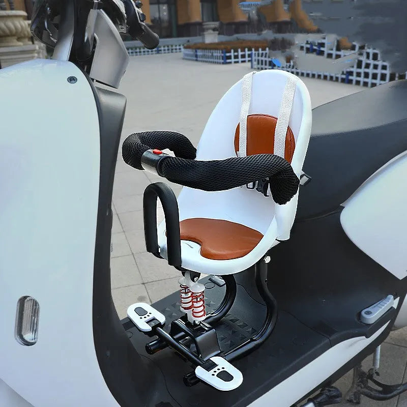 Front-mounted scooter seat for children aged 2-5 years, constructed from high-carbon steel with a 2500g weight capacity and 53cm height for secure, elevated travel.