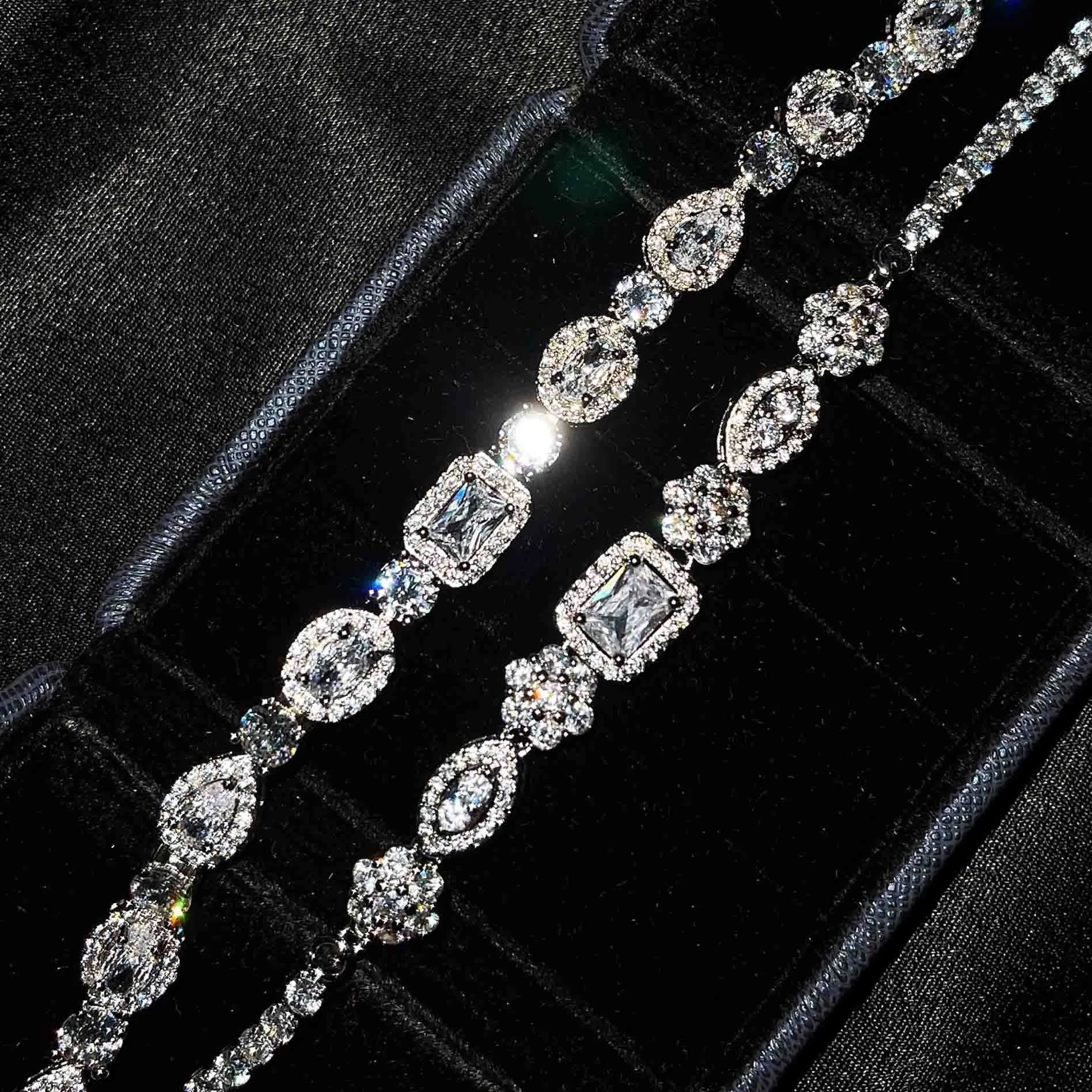 Women's adjustable silver-plated bracelet with zircon stones on geometric links