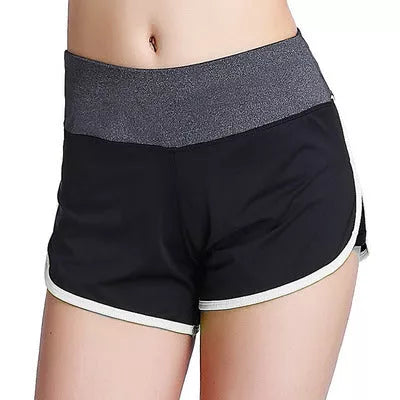 Women's two-piece sports shorts with built-in liner in various colours