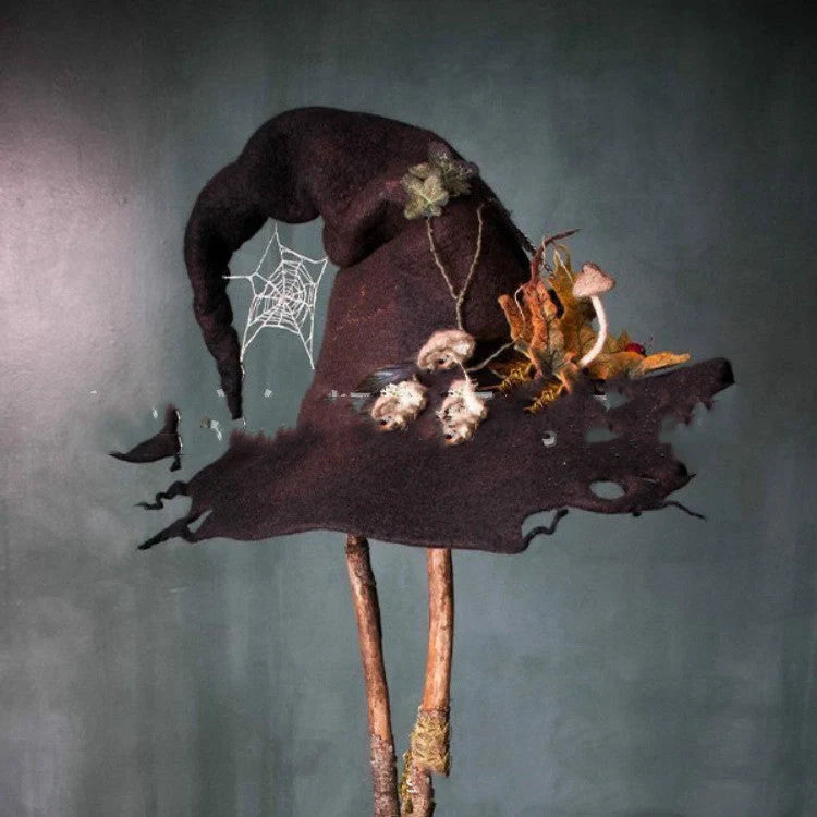 Women's modern witch hat in wool felt for Halloween and cosplay