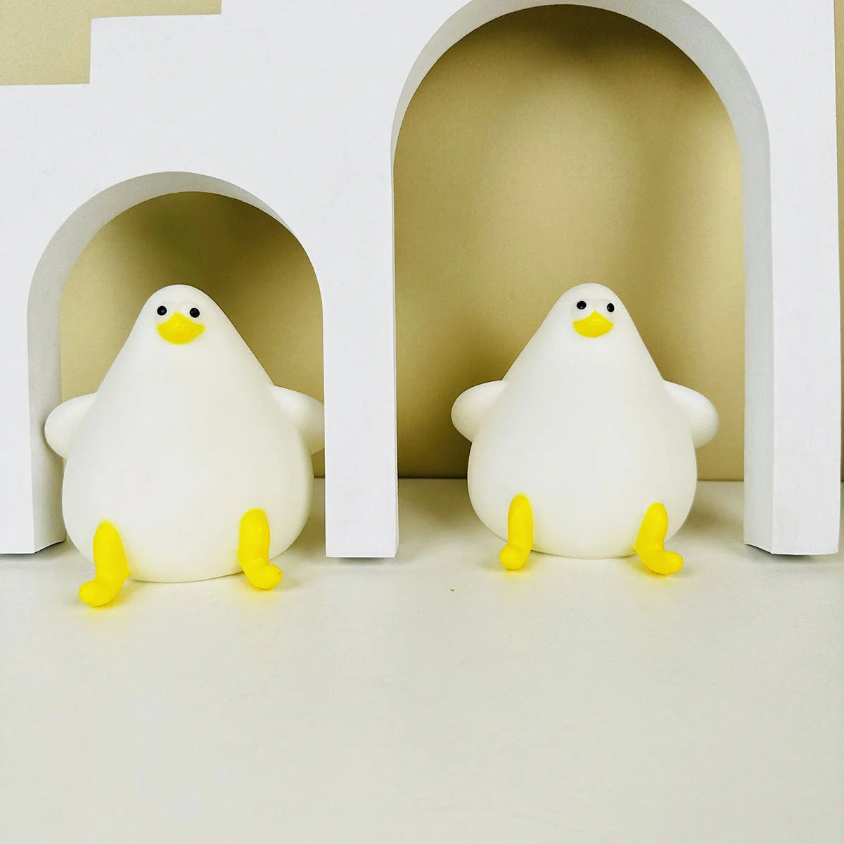 Adorable silicone seagull night light with soft glow, perfect for kids' rooms and bedtime.