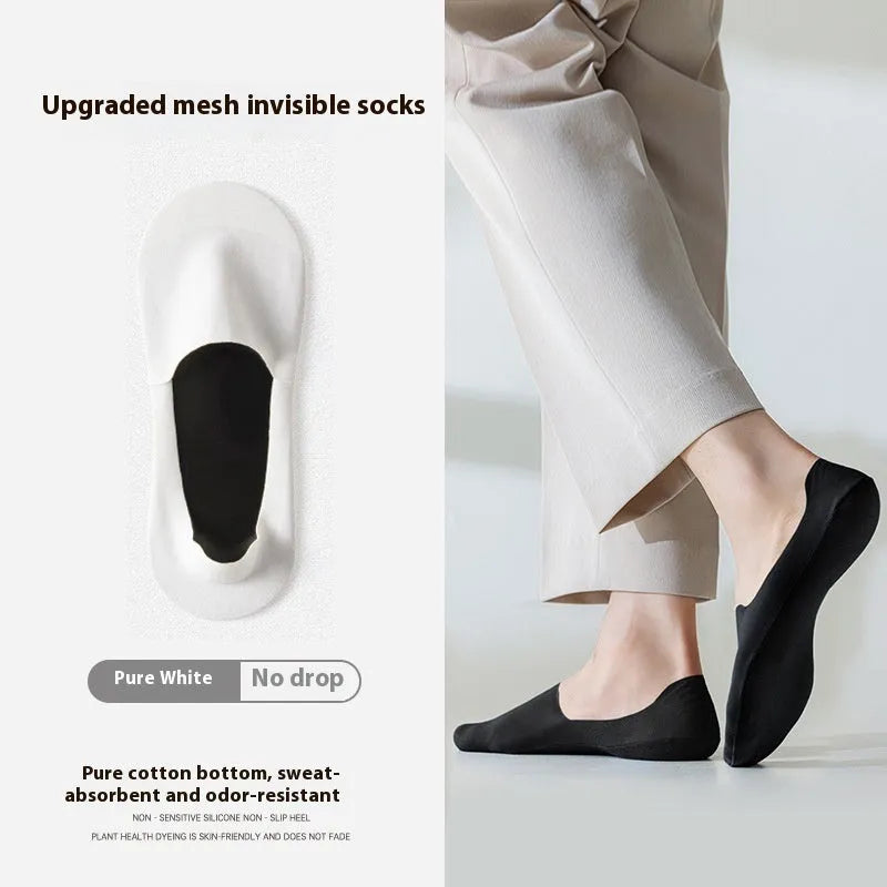 Men's solid colour cotton invisible boat socks laid flat, showing non-slip heel and low-cut design.