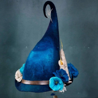 Women's modern witch hat in wool felt for Halloween and cosplay