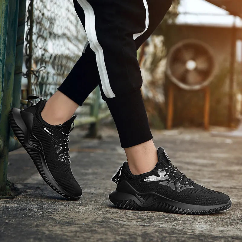 Men's low-top running shoes in breathable mesh fabric with a front strap and MD rubber sole.