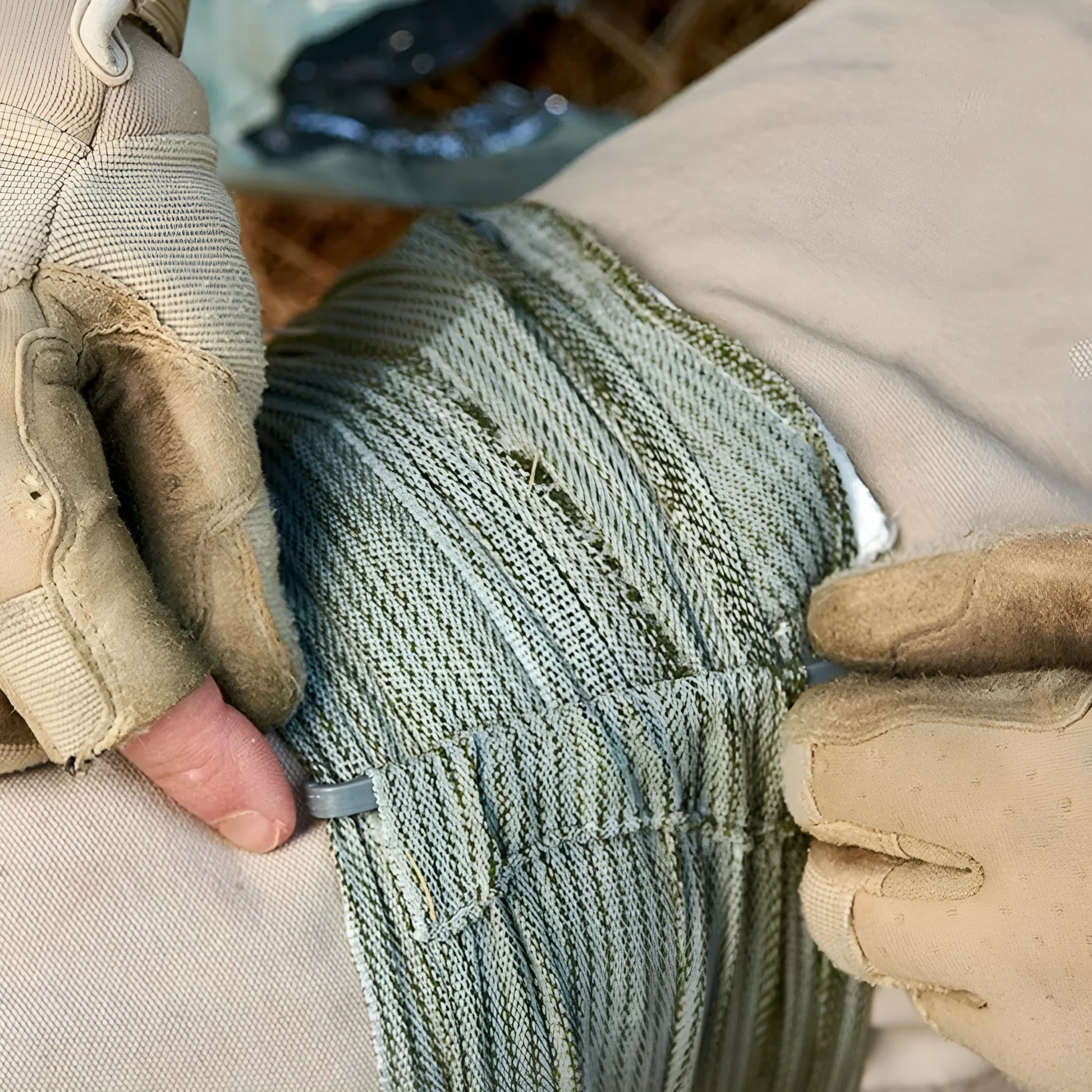 Simple and portable outdoor hemostatic bandage with sterile gauze tape in 10cm or 15cm sizes for emergency first aid
