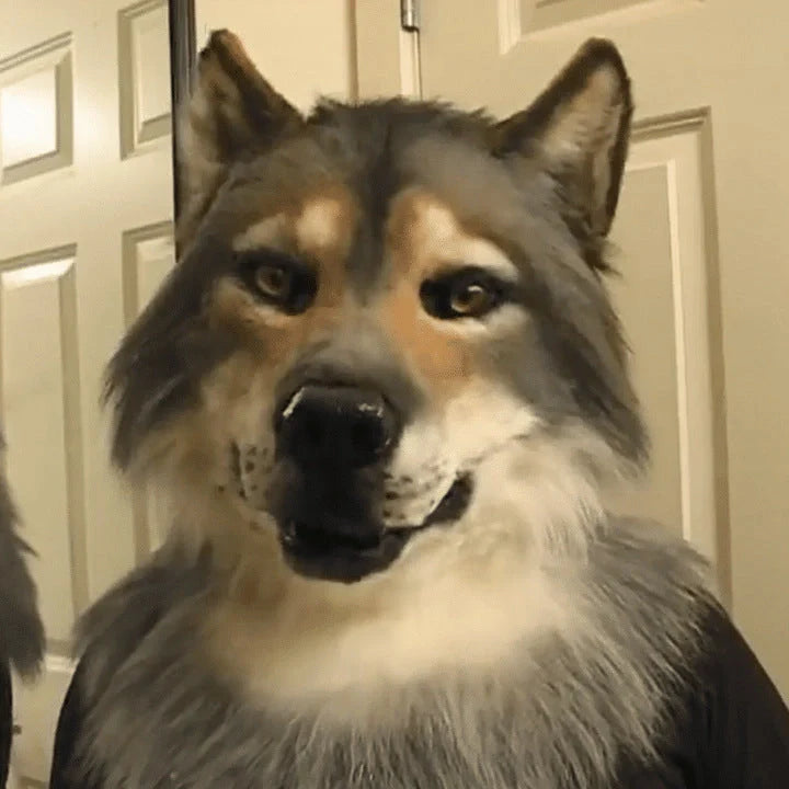 Realistic werewolf costume mask with 360-degree rotation feature for Halloween and cosplay