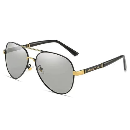 Men's polarised sunglasses with metal frame and adjustable nose pads in gold and black colour