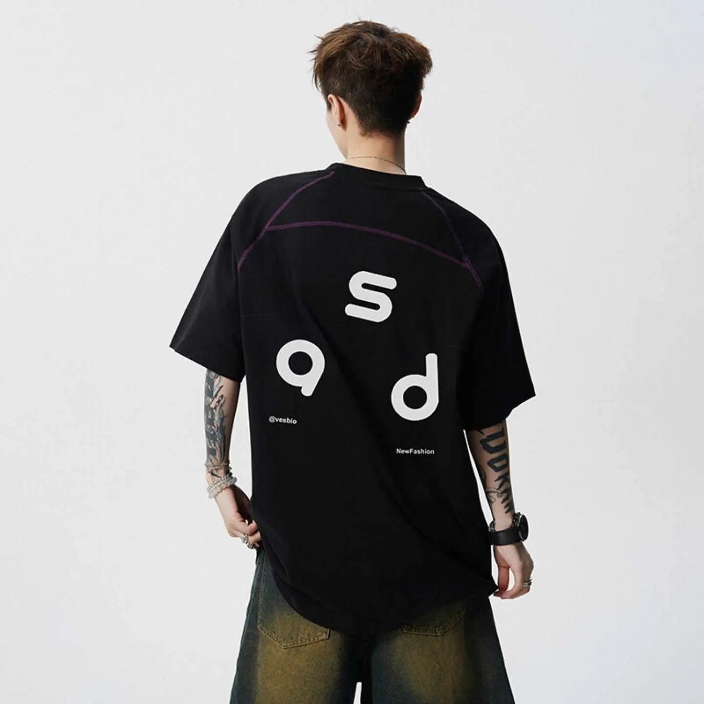 Cotton letter print short-sleeve T-shirt in loose fit with round neck collar