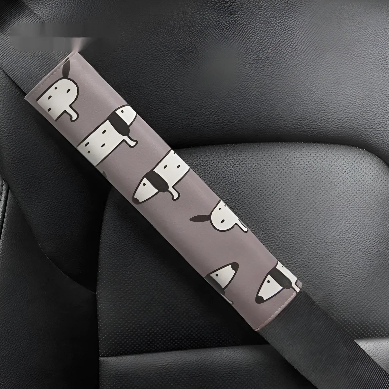 Dachshund cartoon design PU leather car seatbelt shoulder pad cover, 14 by 22 cm.