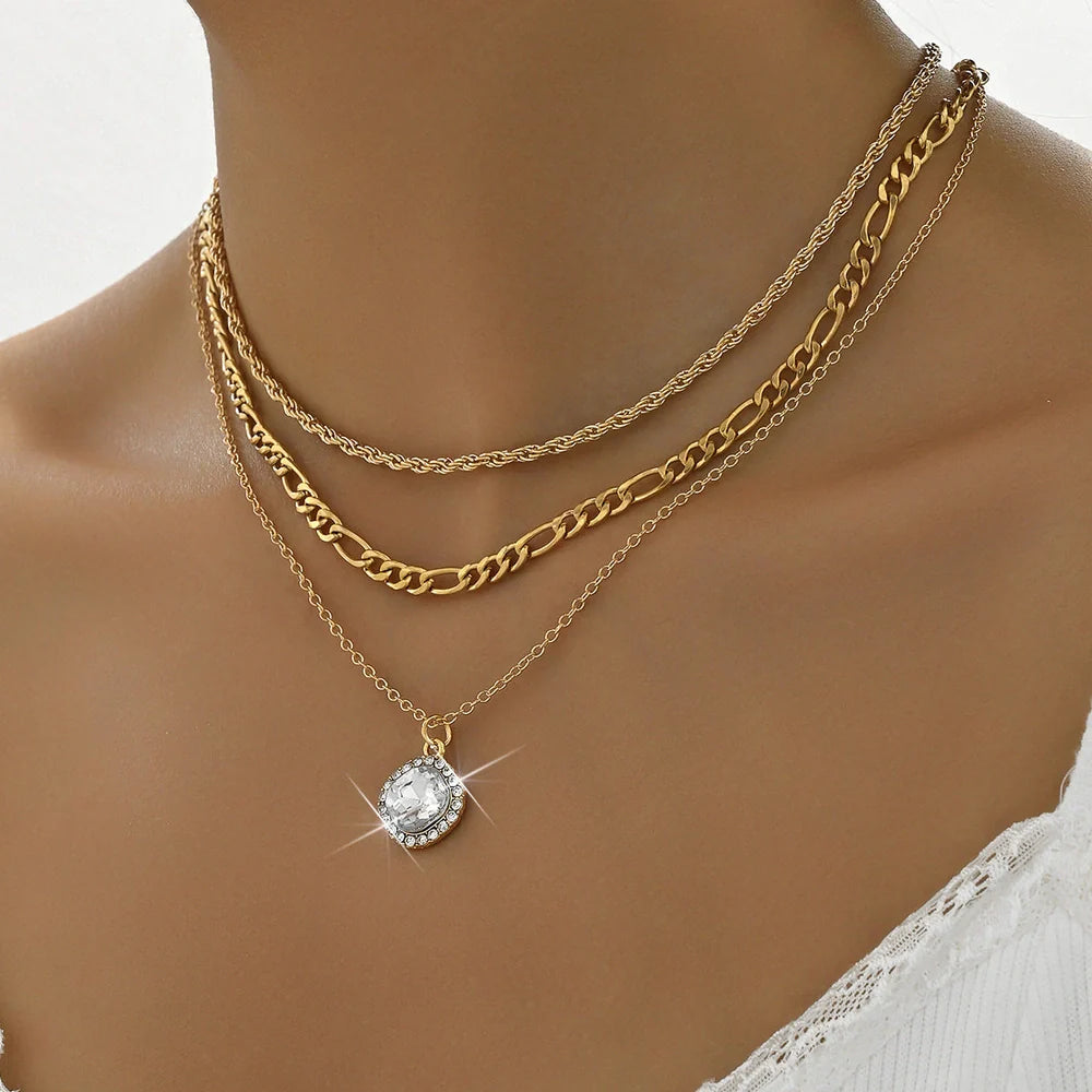 Gold multi-layer pendant necklace with geometric design and hemp flowers chain texture