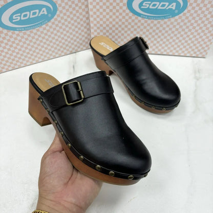 Retro chunky heel closed toe slippers with rivet detail in black microfiber and rubber sole