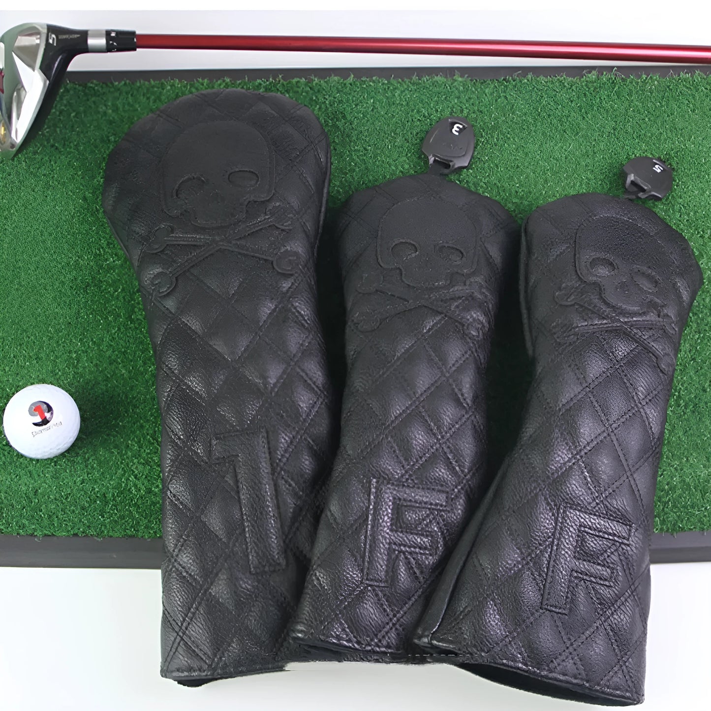 Golf waterproof protective cover for wooden poles in black and white options