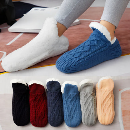 Pair of thickened non-slip indoor socks in navy V-fringe, 60% acrylic with sherpa lining for warm grip on floors, sizes 35-45