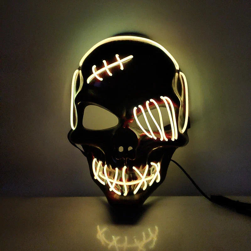 Frightening one-eyed pirate mask with glowing LED lights, perfect for Halloween parties and celebrations