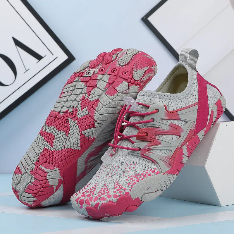 Quick-drying mesh wading shoes with non-slip rubber sole and lace-up front.