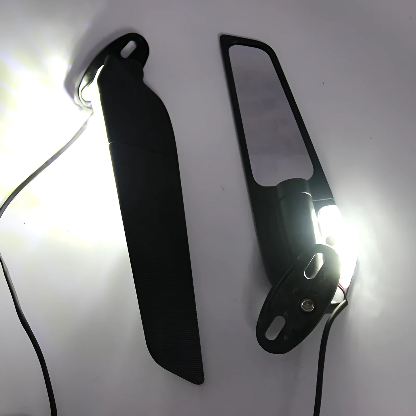Motorcycle spoiler rearview mirror reflector with yellow light, aluminium alloy housing, and convex glass lens