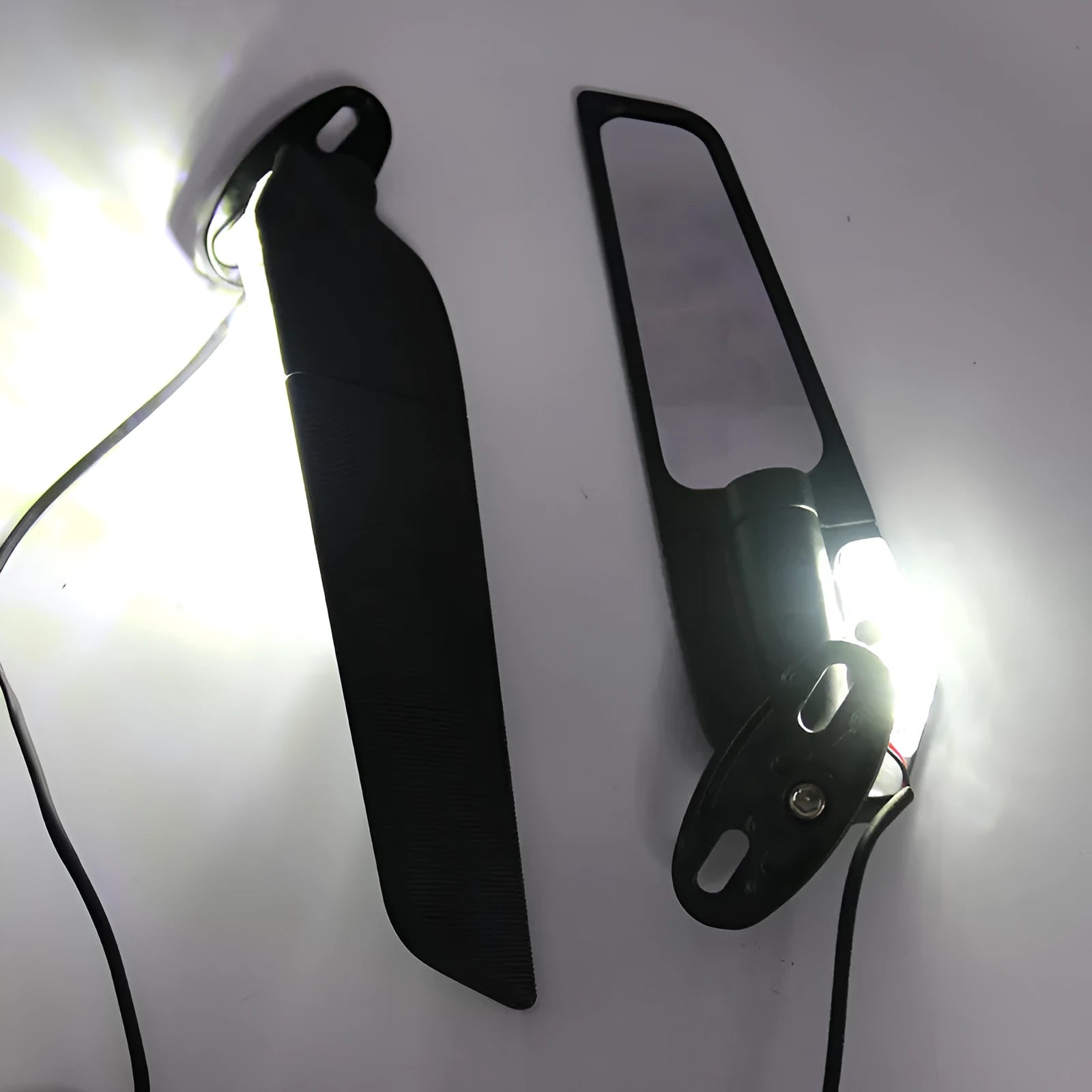 Motorcycle spoiler rearview mirror reflector with yellow light, aluminium alloy housing, and convex glass lens
