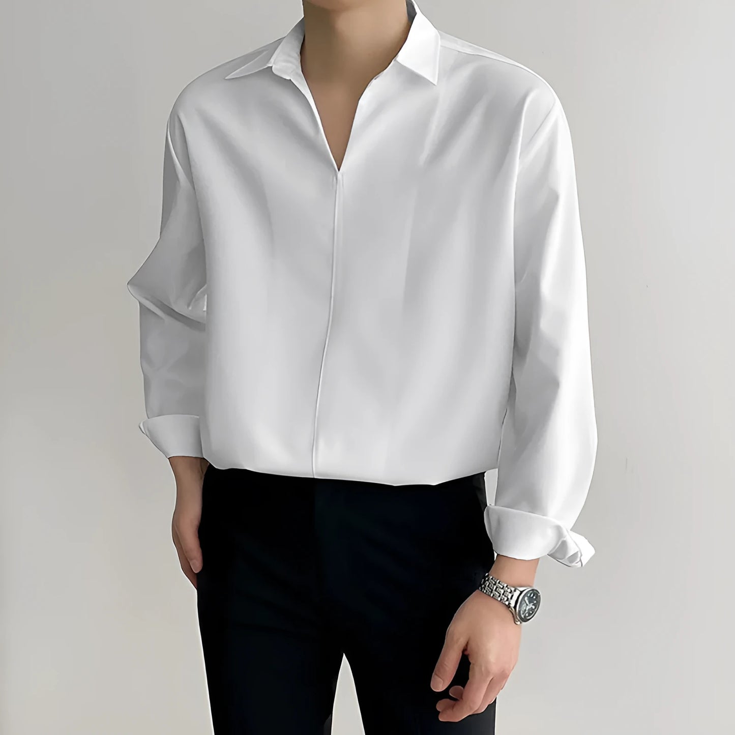 Men's loose fit casual pullover shirt in solid colour with long sleeves and non-ironing fabric