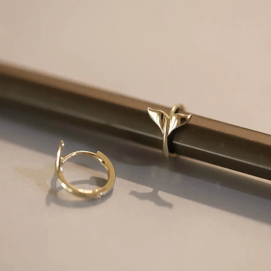 Gold plated S925 sterling silver fishtail design earrings with 8mm hoop diameter