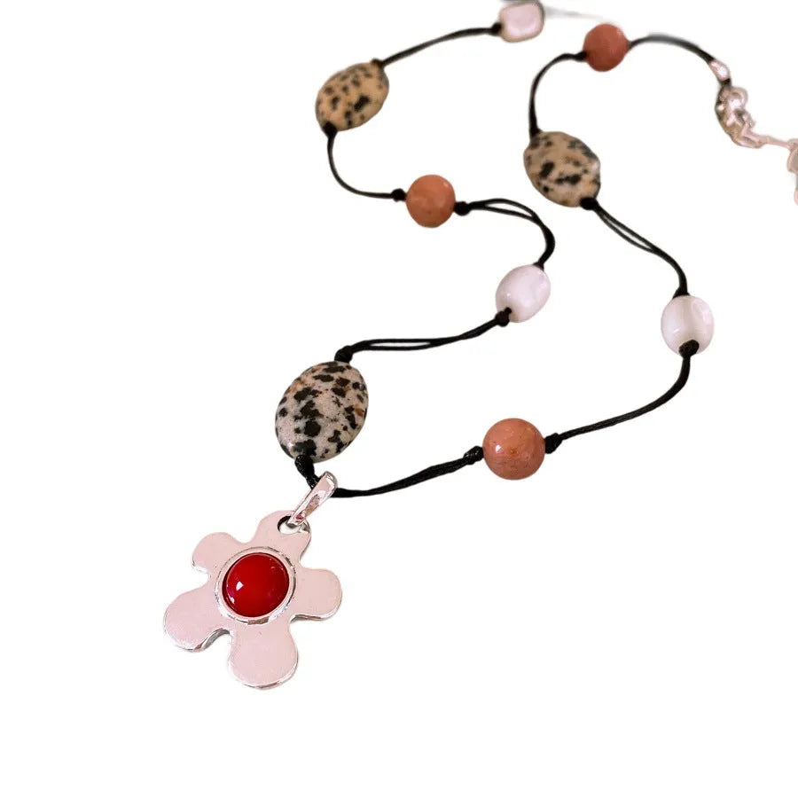 Adjustable stone shell beaded flower pendant necklace in silver or gold tone on 51-60cm chain
