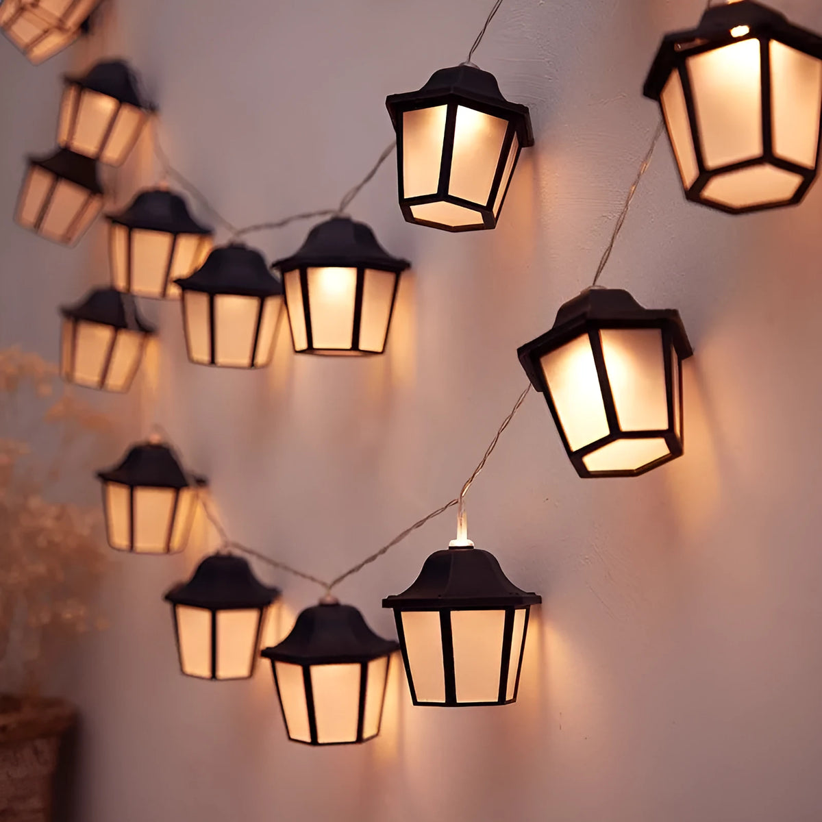 Warm white solar LED lighting chain for garden and villa decoration, 1m to 6.5m, battery USB solar options