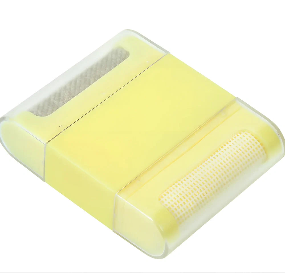 Manual clothes cleaning brush with removable catching net for removing pilling from sweaters