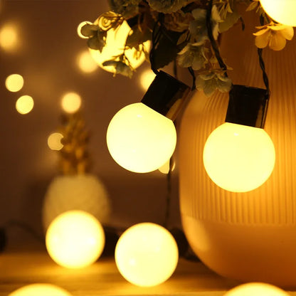 10 metre solar powered decorative lighting string with 40 LED bulbs for tents and outdoor festivals