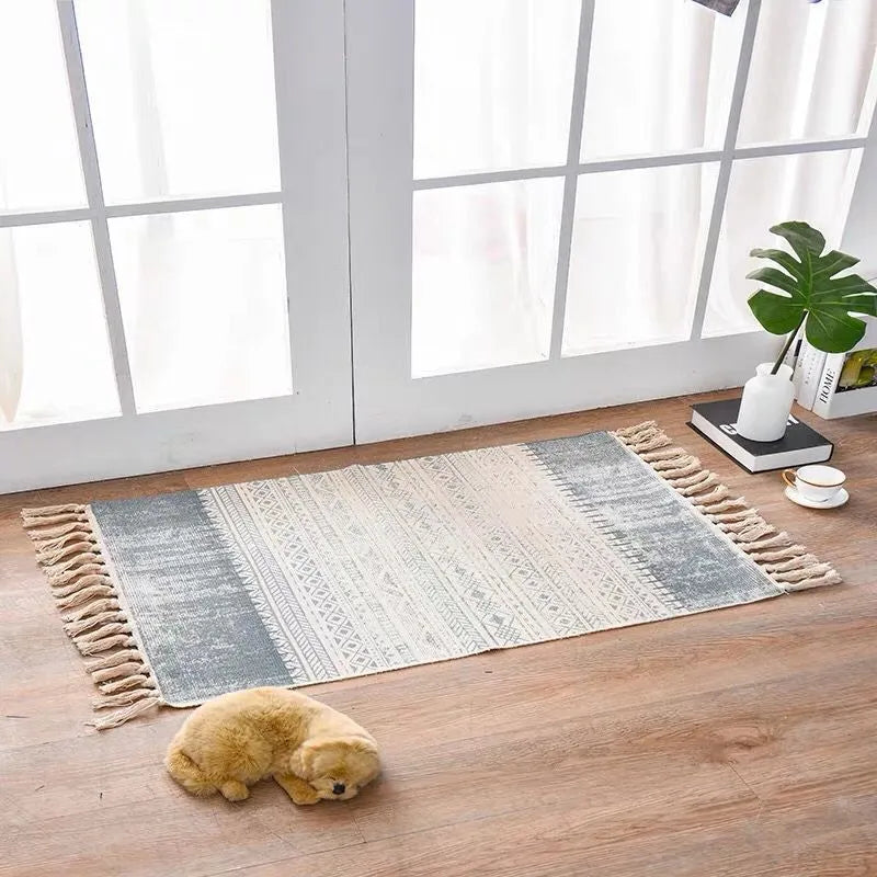 Scandinavian style hand-woven cotton linen floor mat 60 x 90 cm with tassels in cactus pattern