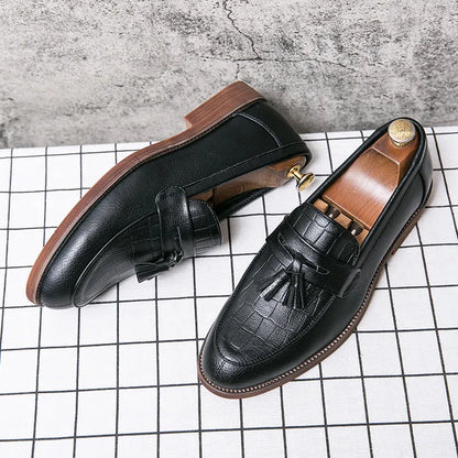 Men's casual leather shoes in black or brown with PU upper, PU sole and round toe, sizes 38-47