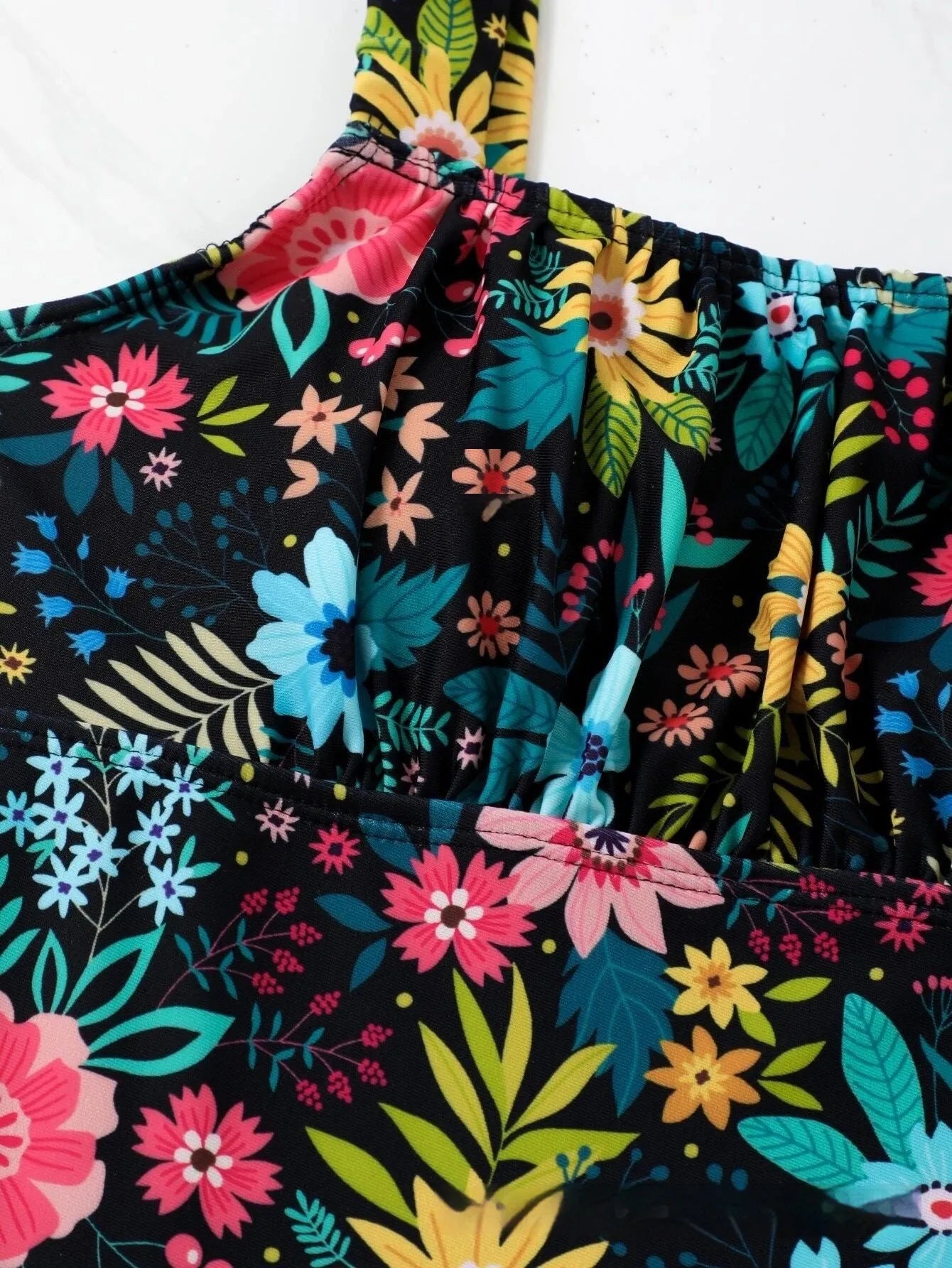 Women's floral print full-bed one-piece swimsuit in black or multicolour options