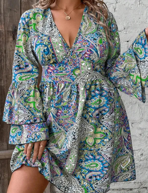 Plus size women's dress with bell sleeves and V-neck in bohemian style