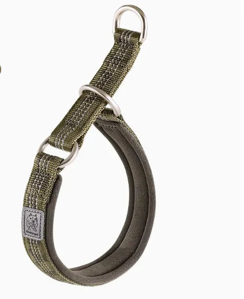 Adjustable P chain dog collar in army green nylon webbing with aluminium alloy fittings.