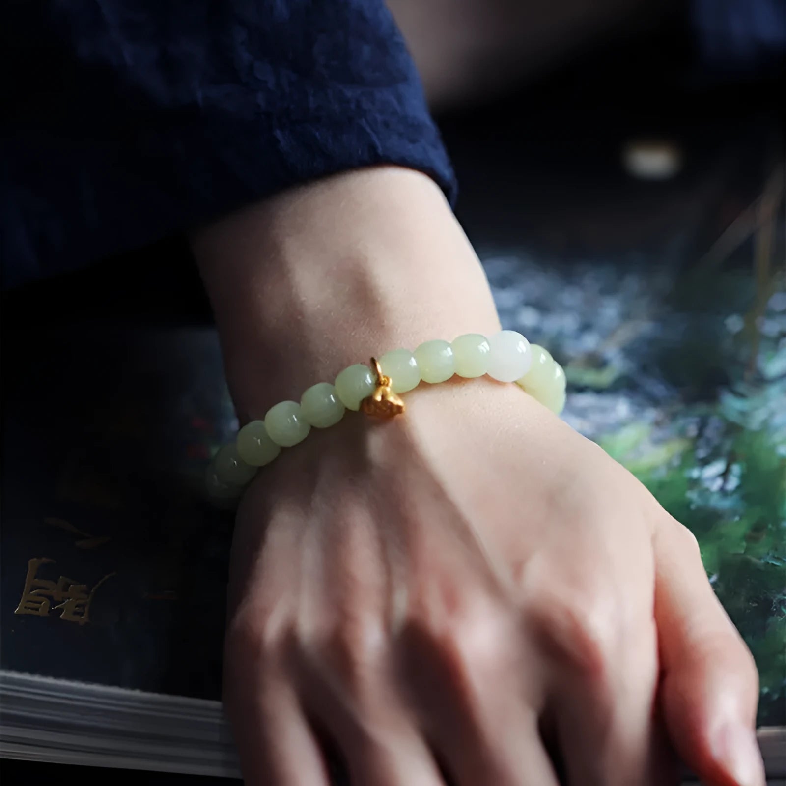 Green Hetian jade bracelet with vintage beads in ethnic style for women