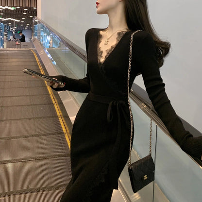 Black solid-colour princess dress skirt with slim fit silhouette on mannequin