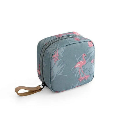 Cube-shaped cloth makeup storage bag in blue, pink, white, or white pink plain pattern for cosmetic organisation