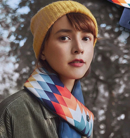 Cozy Heated Scarf with Graphene and DuPont Cotton Construction, Hands-Free Heating, and Adjustable Temperature Settings