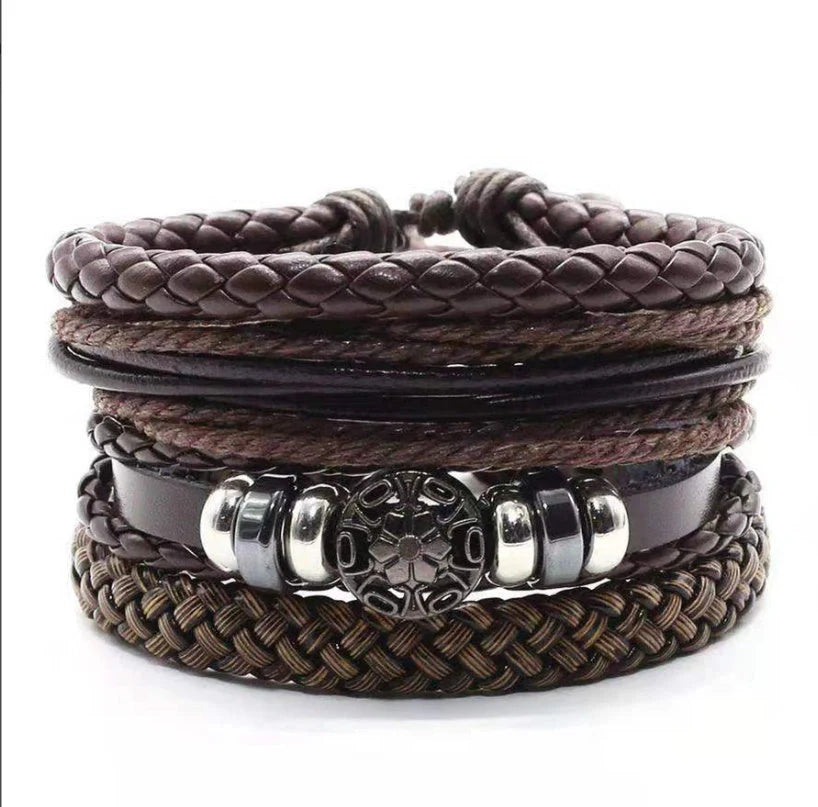 Men's vintage braided leather bracelet, a stylish and durable accessory for any occasion.