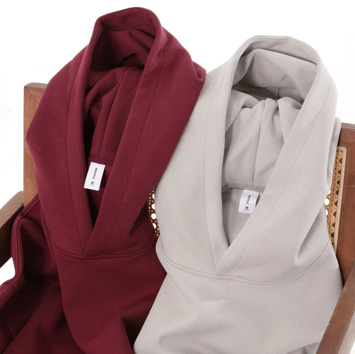 Unisex loose pullover hoodie in polyester, long sleeve, available in seven colours and sizes S to 3XL