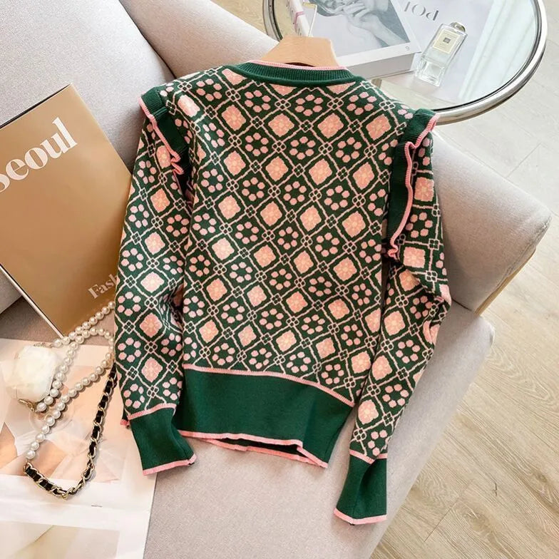 Green women's printed loose-fit sweater with regular sleeves