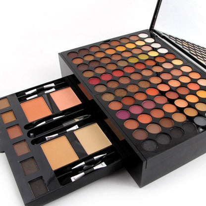 Piano-shaped makeup palette with 190 powder shades including eyeshadows, blushes and powders