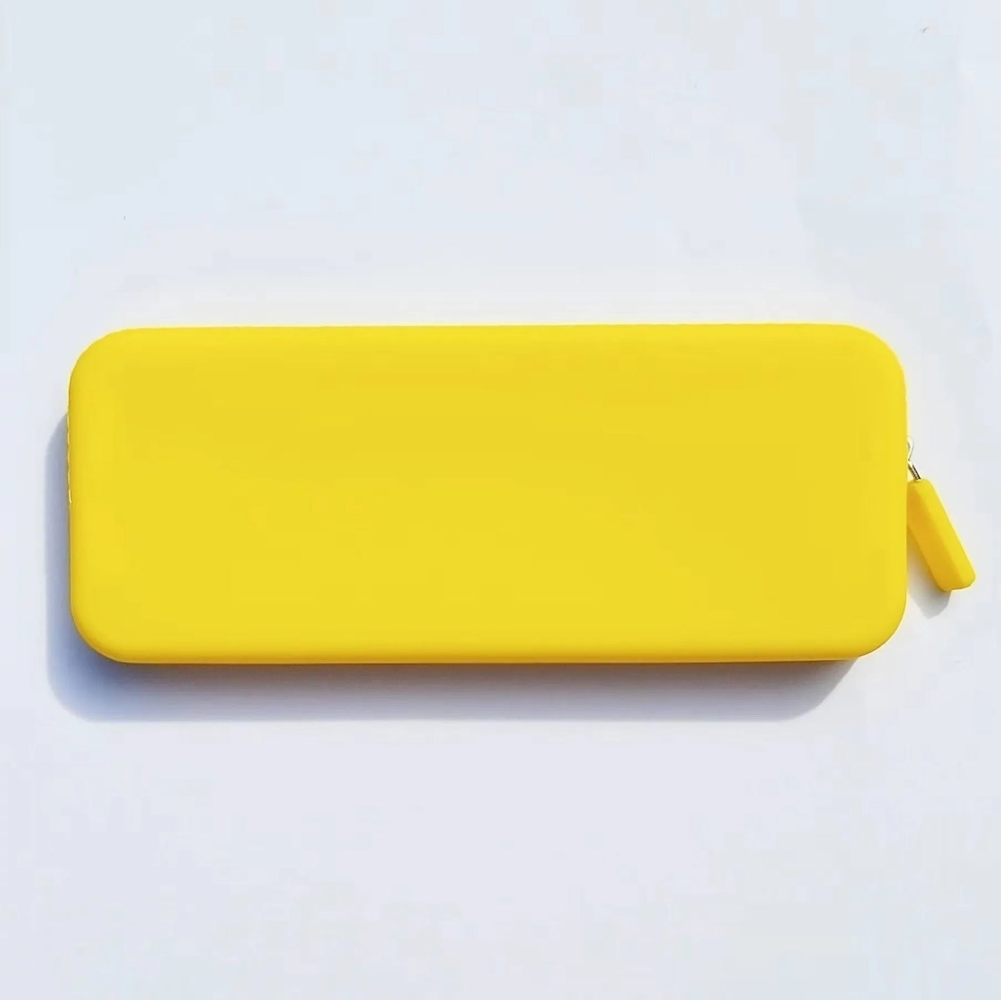 Silicone dustproof makeup brush storage bag in various colours with 20x8x2.5cm dimensions