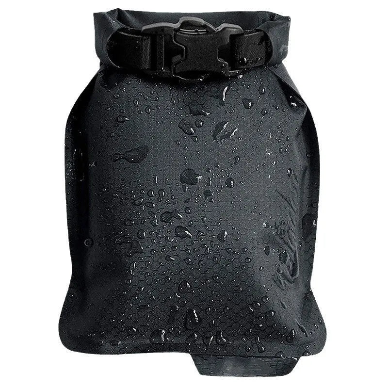 Waterproof bubble net soap container measuring 17 by 13 centimetres on a plain background