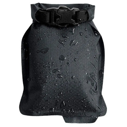 Waterproof bubble net soap container measuring 17 by 13 centimetres on a plain background