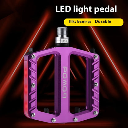Bicycle luminous pedal with LED lights in aluminium alloy construction