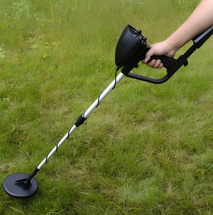 Underground metal detector with 1 metre range for detecting coin-sized objects