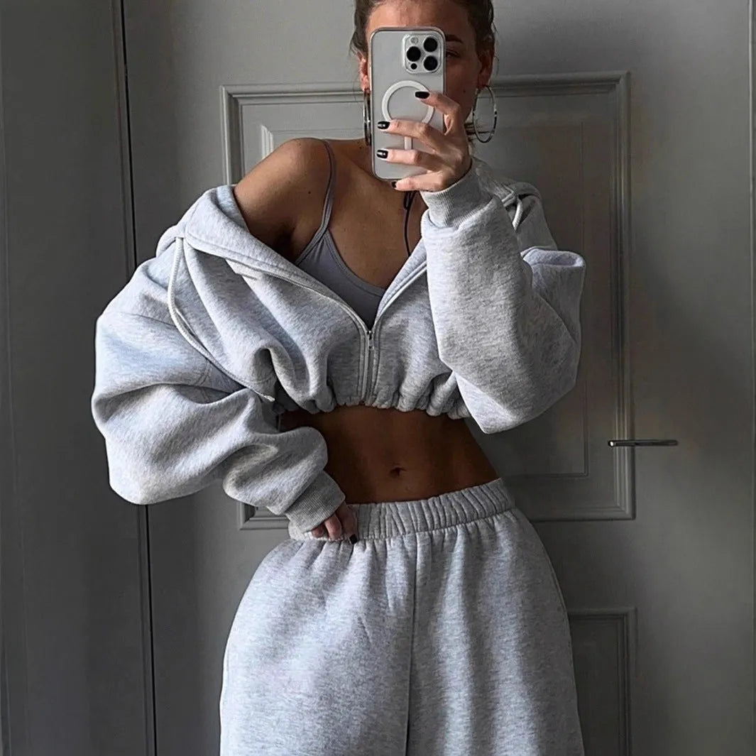 Long sleeve polyester sports tracksuit set in a choice of seven colours