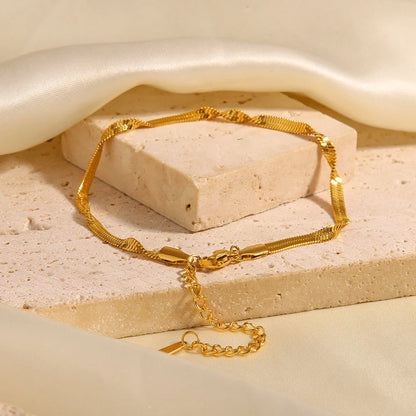 Elegant 18k gold plated stainless steel snake chain bracelet, a versatile and durable accessory for any occasion