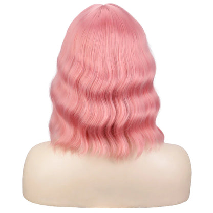 A short, curly wig with a water ripple effect inspired by European and American styles