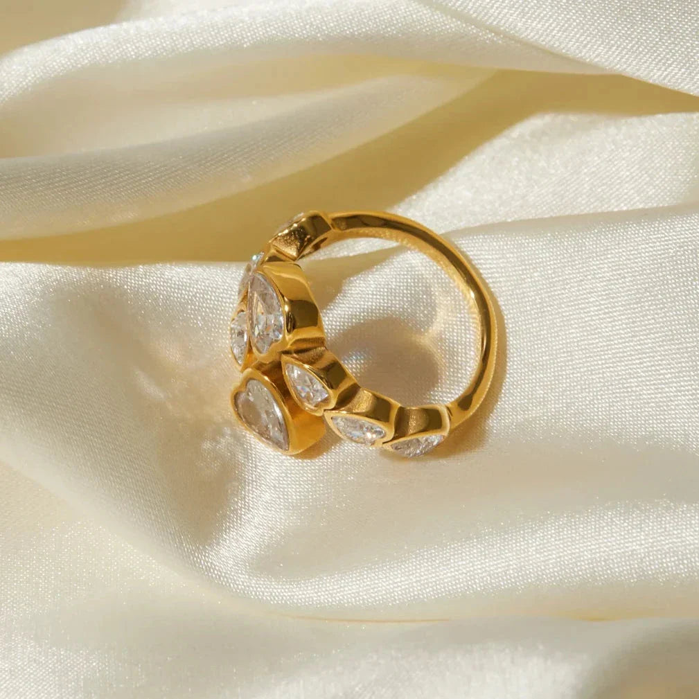 Stunning 18K gold-plated ring featuring a sparkling heart-shaped cubic zirconia design