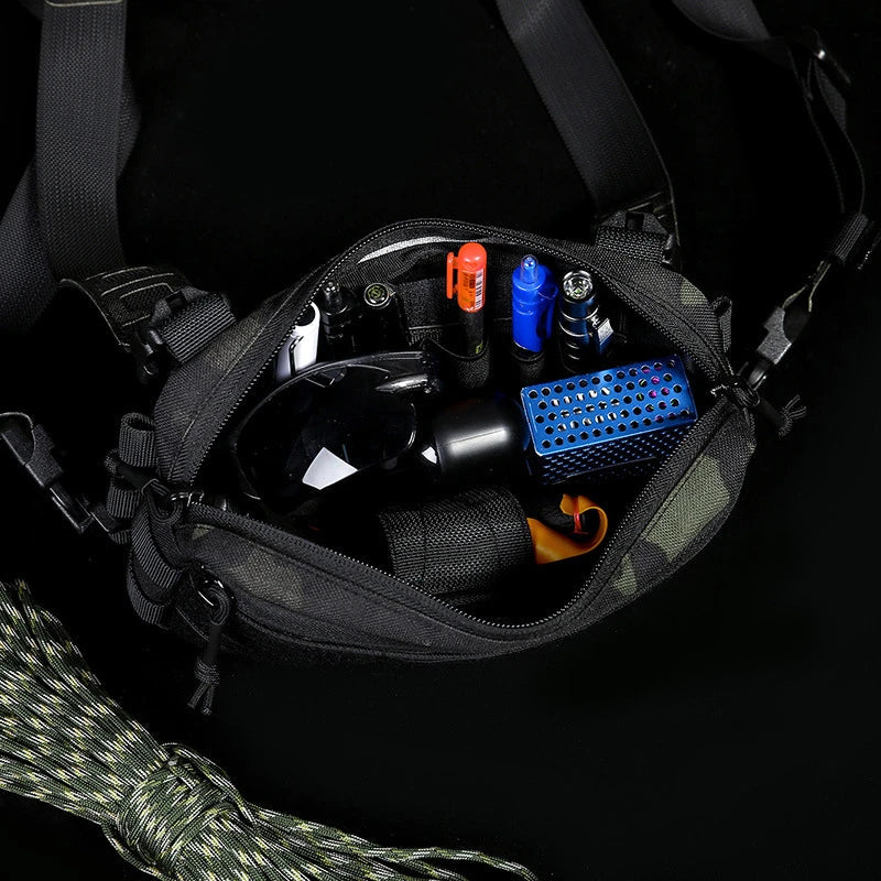 Protective Equipment Camouflage Light Combat Tactical Vest with double shoulder straps and less than 20L capacity